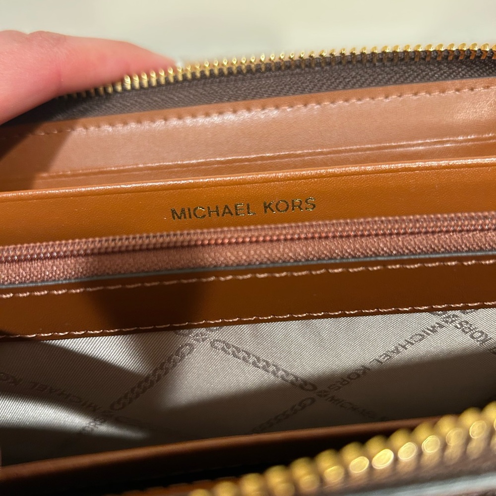 Michael Kors Logo Continental Wallet - Picture 7 of 7